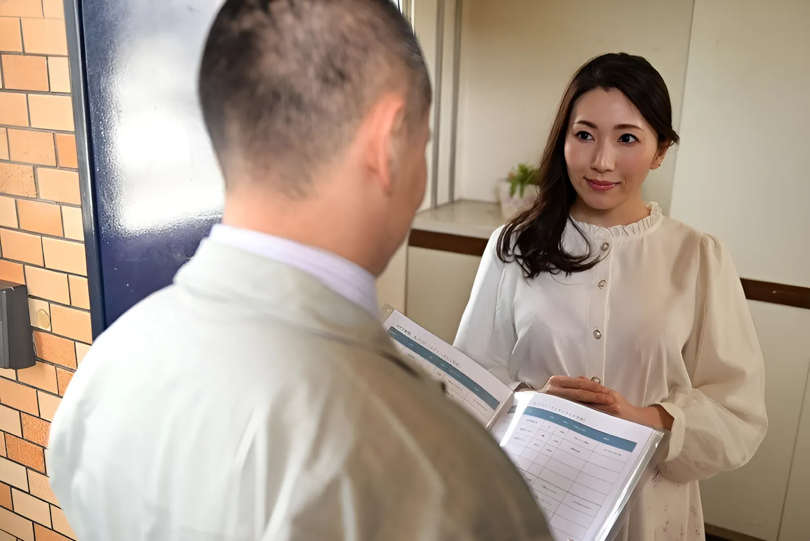 ADN-446 Tên giao hàng biến thái